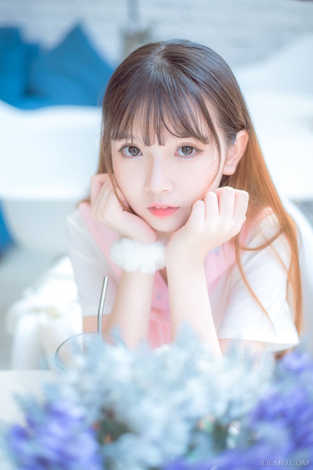 “退！退往夏口！”陈到咬了咬牙，此刻也只能退了，如果以柴桑大营的兵力来算，对方不可能在占据江夏，伏击自己的情况下，还有余力去夺取夏口，虽然眼下夏口已经成了一处死地，但除了夏口，他没有别的地方可退。